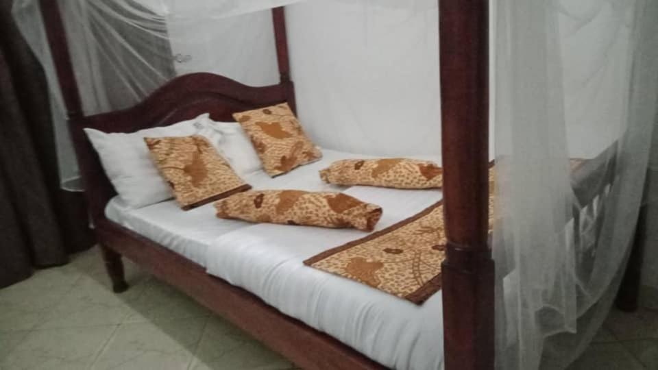 Riverside Resort Hotel Kabale 외부 사진