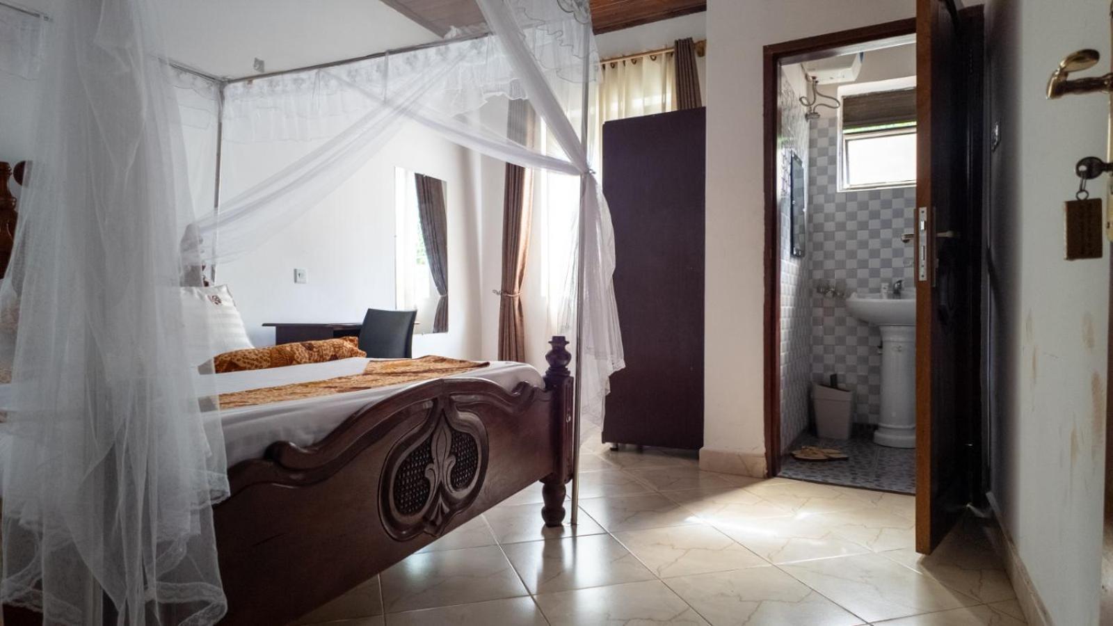 Riverside Resort Hotel Kabale 외부 사진
